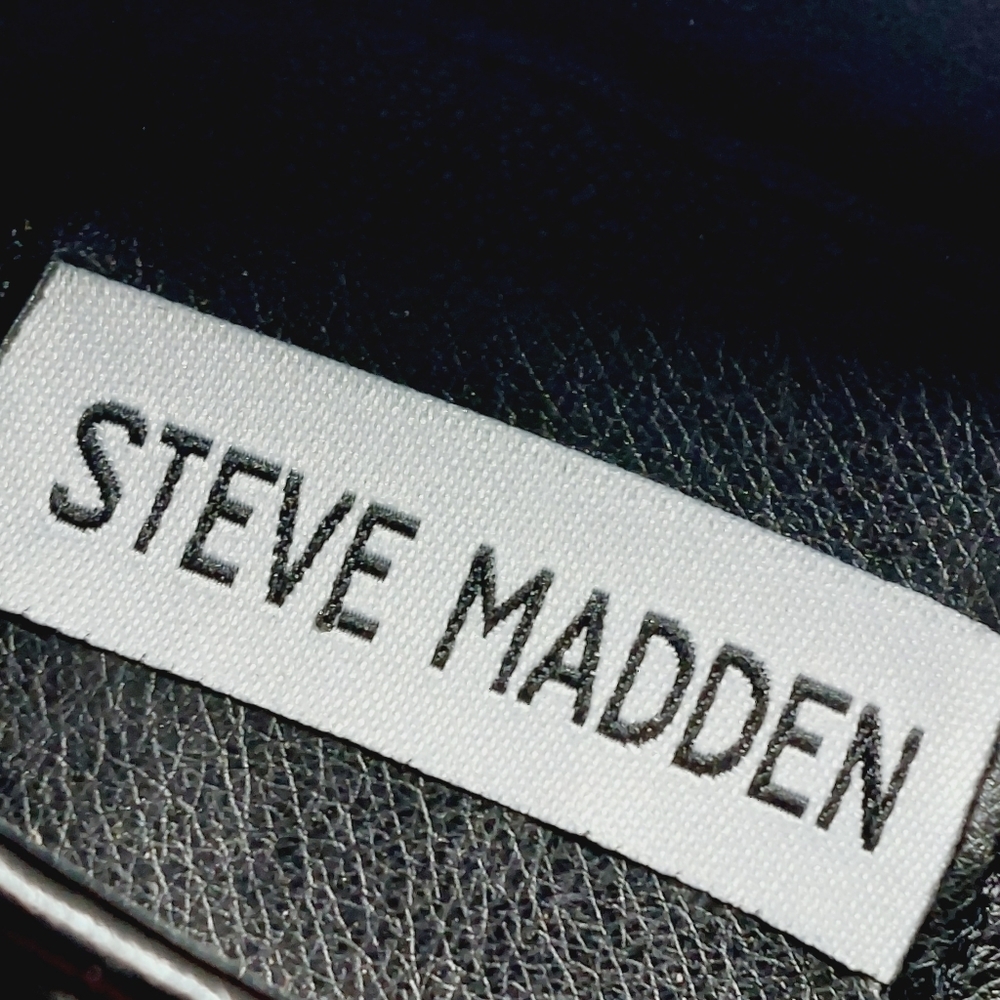 New Steve Madden Karmine Gleaming Black Leather Goldtone Hardware Loafer W945 - Picture 9 of 11